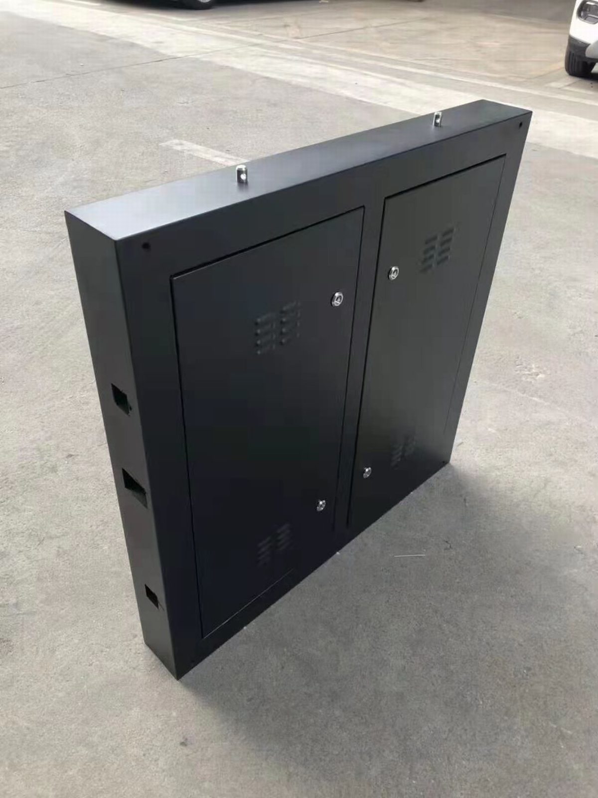 户外LED显示屏防水箱体解决方案