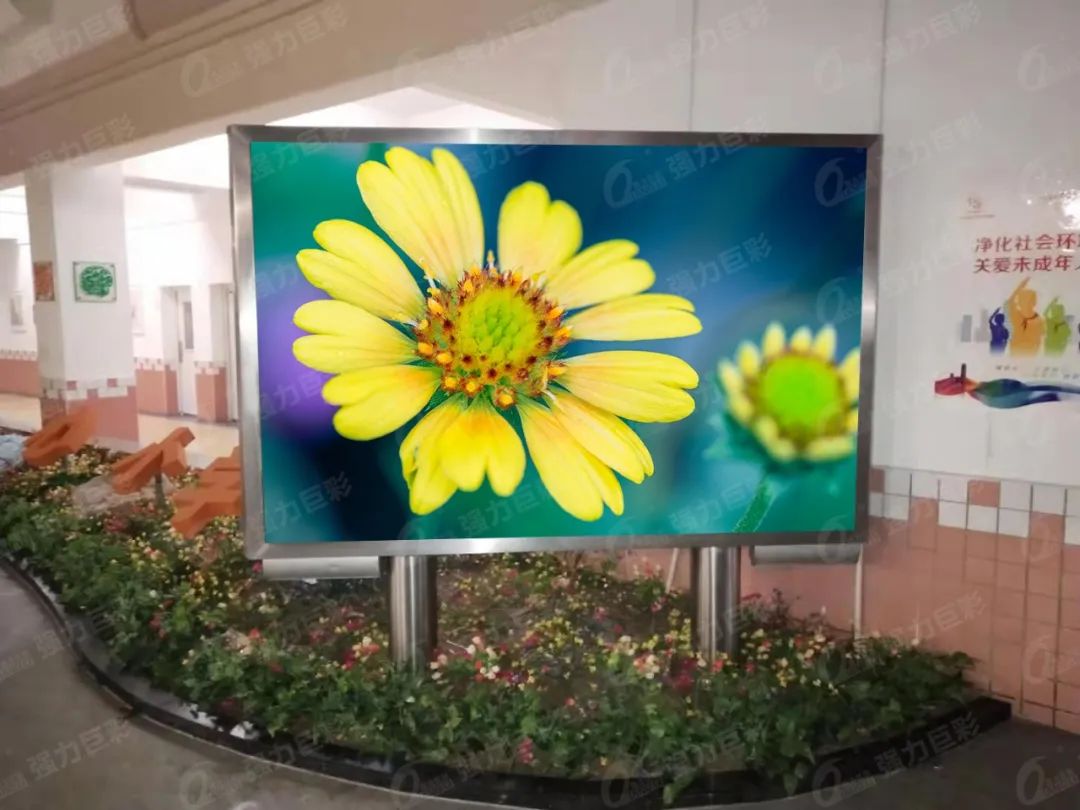 “百城千屏”加速落地，户外大屏迎来高清时代！