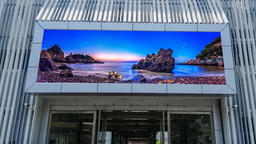 LED显示屏大显身手，智慧医疗体系进入“超高清时代”