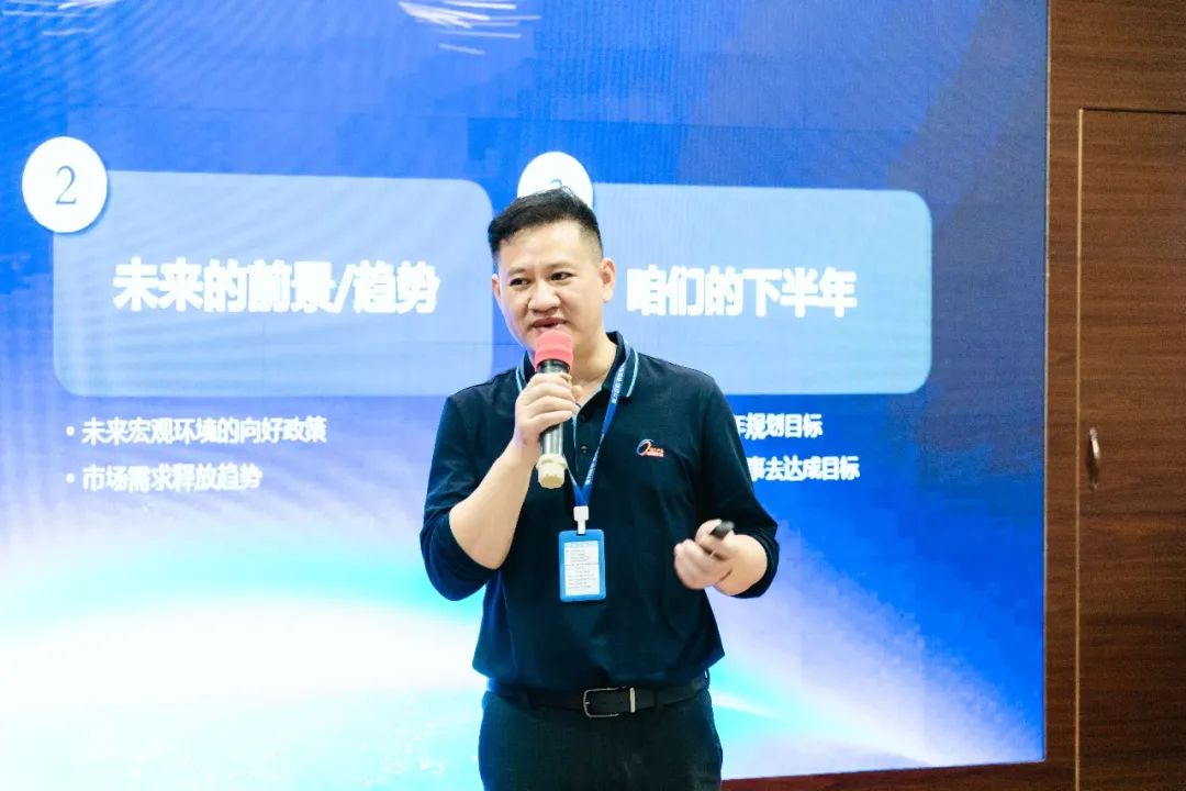 湖北强力巨彩,有你更精彩。强力巨彩省级经销商月度交流会完美收官!