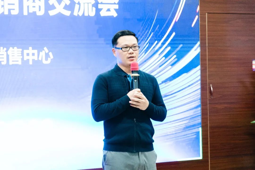 湖北强力巨彩,有你更精彩。强力巨彩省级经销商月度交流会完美收官!