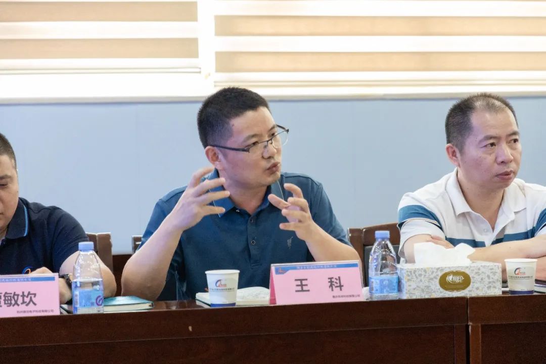 湖北强力巨彩,有你更精彩。强力巨彩省级经销商月度交流会完美收官!