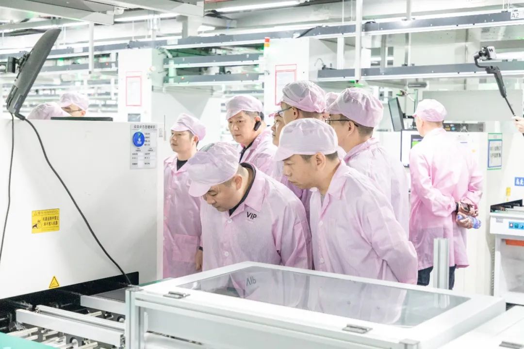 湖北强力巨彩,有你更精彩。强力巨彩省级经销商月度交流会完美收官!