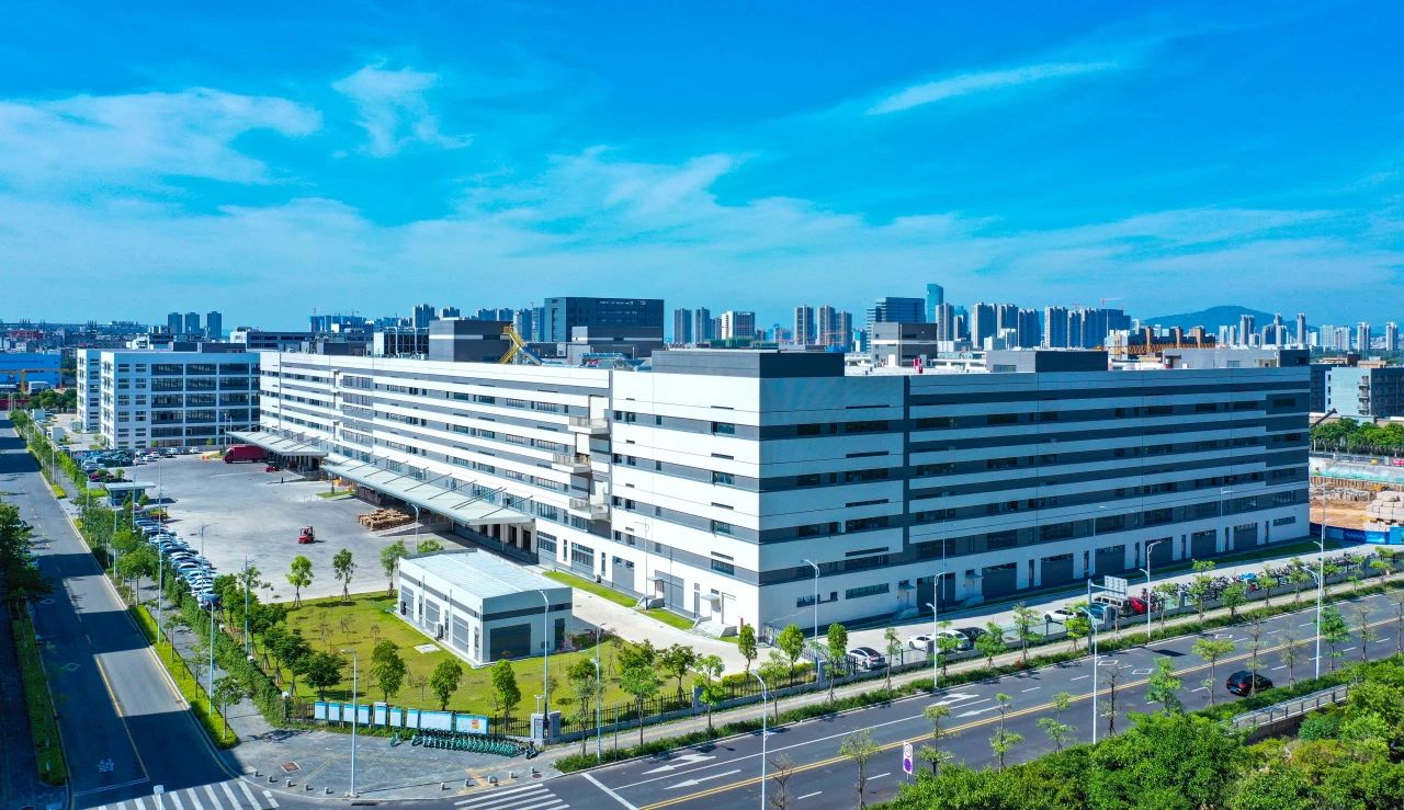 胡军代言强力巨彩，一场实力派的同频共振