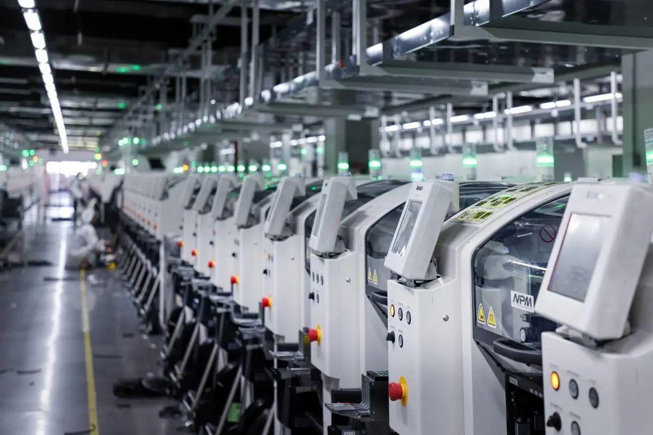 胡军代言强力巨彩，一场实力派的同频共振