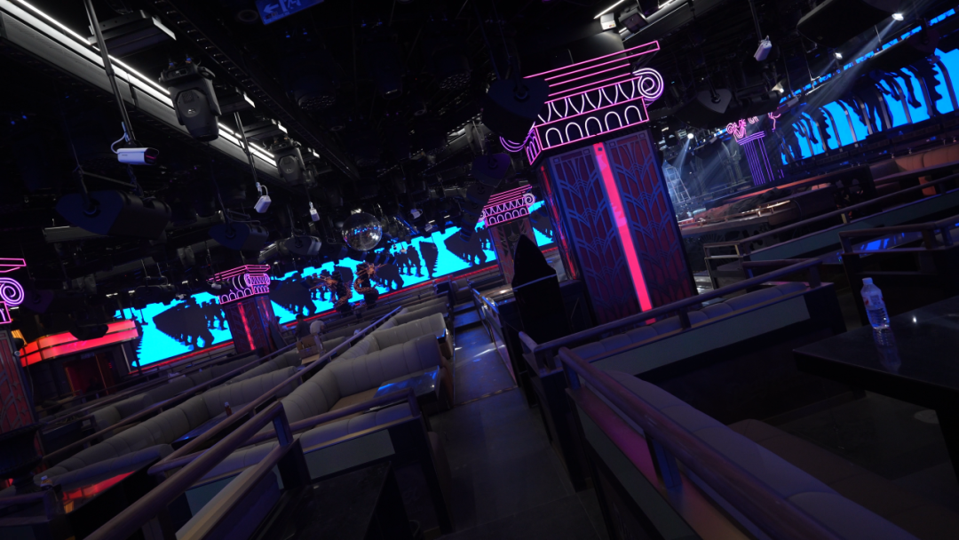 老牌酒吧焕新升级,强力巨彩LED大屏重构南昌城市夜生活新图景!